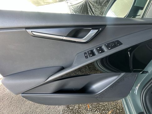 Certified 2023 Kia Niro EX image 32