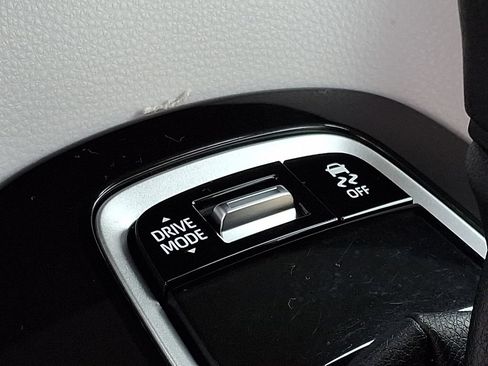 Used 2025 Toyota Corolla SE FWD image 28