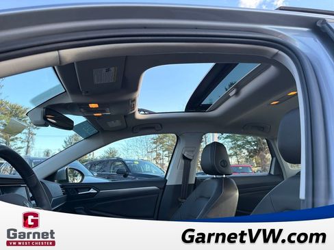 Certified 2023 Volkswagen Jetta SE w/ Panoramic Sunroof Package image 22