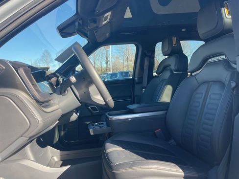 Used 2023 Rivian R1T Adventure image 10