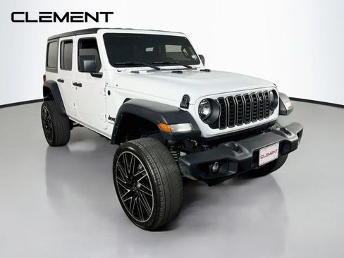 Used 2024 Jeep Wrangler Unlimited Sport AWD/4WD image 3