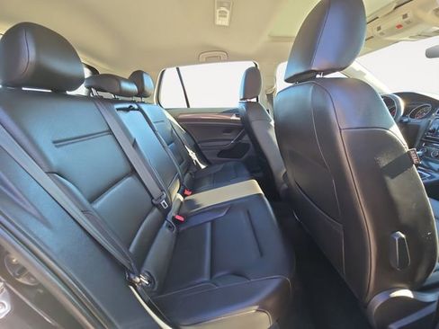 Used 2020 Volkswagen Golf 4-Door image 14