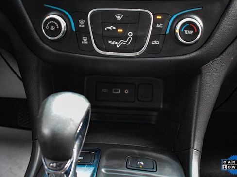 Used 2022 Chevrolet Equinox LT AWD/4WD image 38