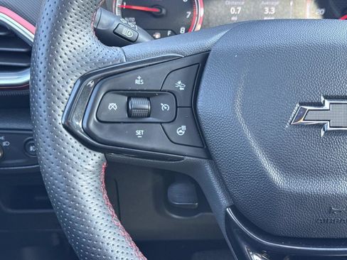 Used 2023 Chevrolet TrailBlazer RS w/ Sun and Liftgate Package image 9