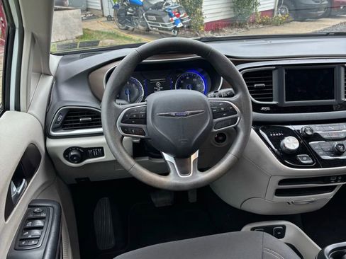 Used 2018 Chrysler Pacifica Touring Plus w/ Tire & Wheel Group image 37