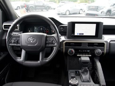 Used 2026 Toyota Tacoma SR5 AWD/4WD image 17