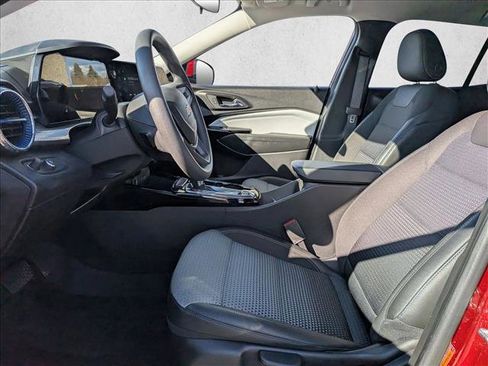 Used 2025 Chevrolet Trax LT image 20