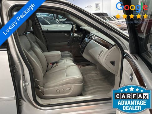 Used 2009 Cadillac DTS w/ Trunk Convenience Package FWD image 12