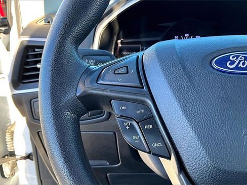 Used 2021 Ford Edge SE image 11