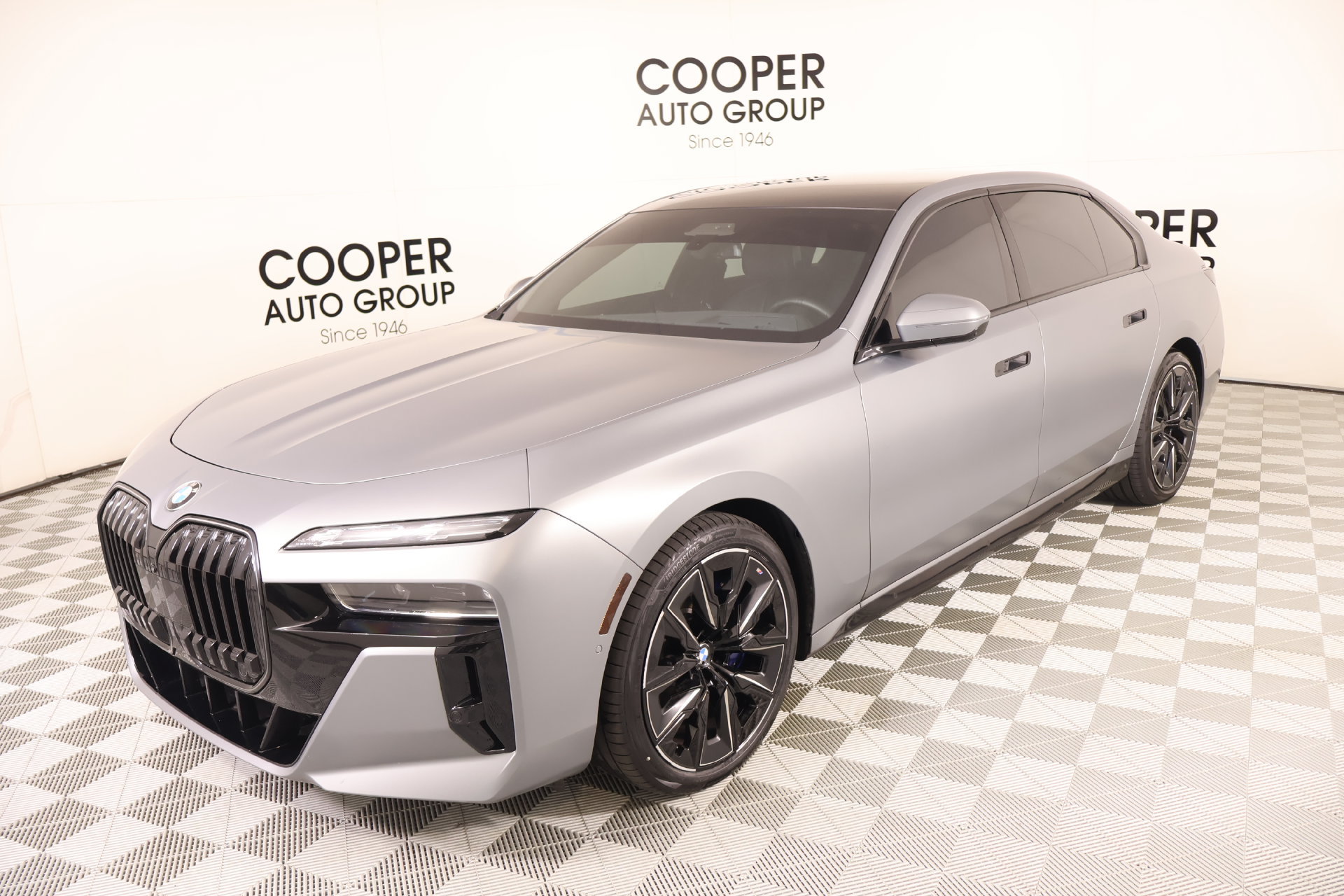 Used 2025 BMW 760i xDrive AWD/4WD image 11