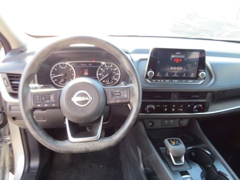 Used 2024 Nissan Rogue S FWD image 14