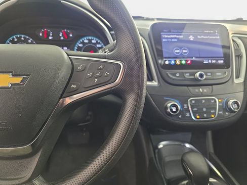 Used 2025 Chevrolet Malibu LT FWD image 15
