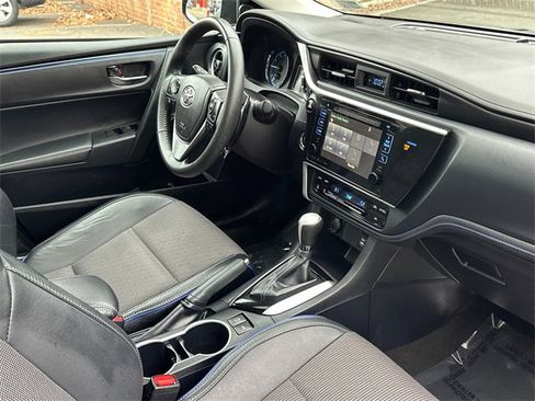 Used 2018 Toyota Corolla SE image 12