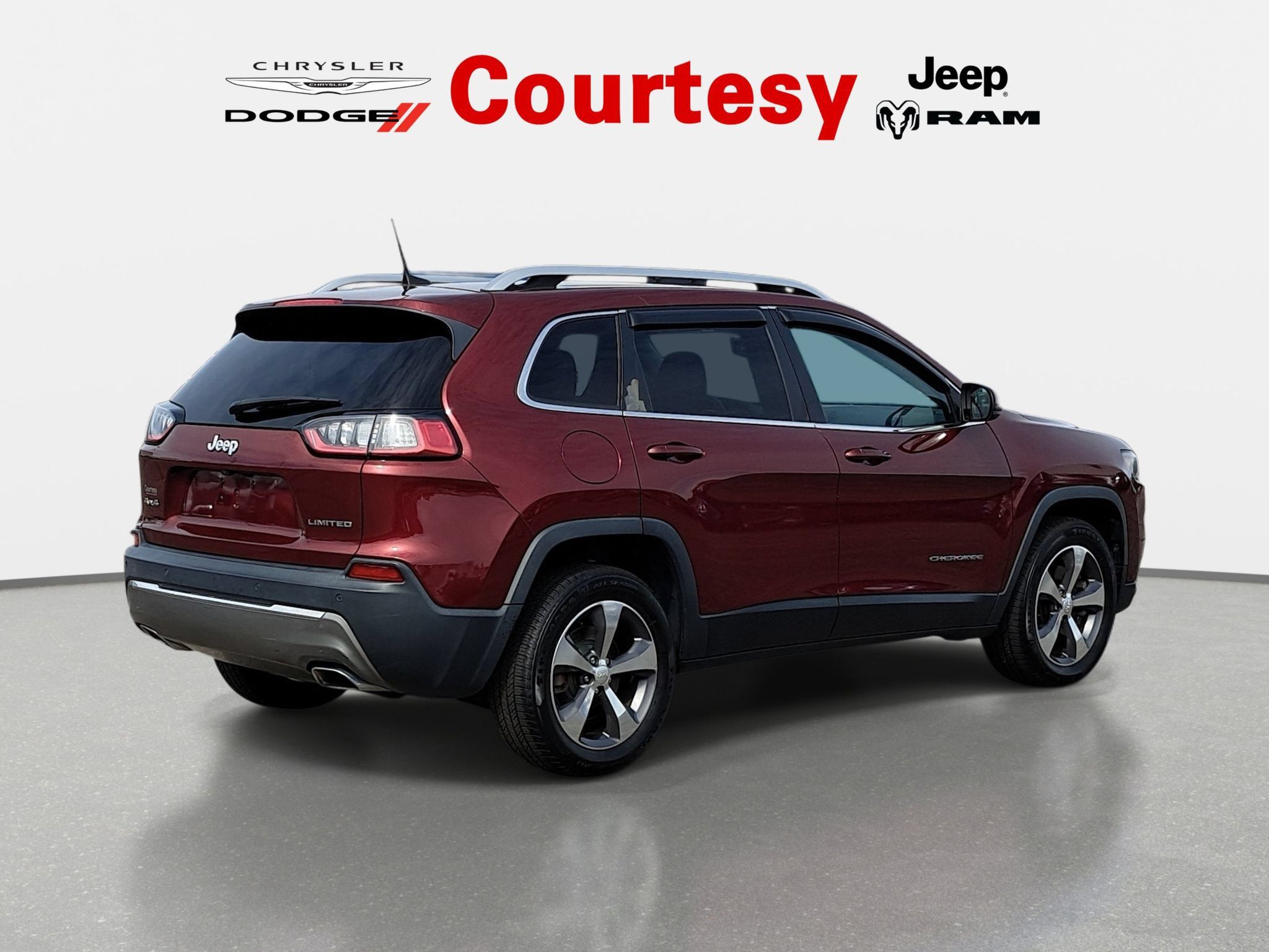 Used 2019 Jeep Cherokee Limited AWD/4WD image 4
