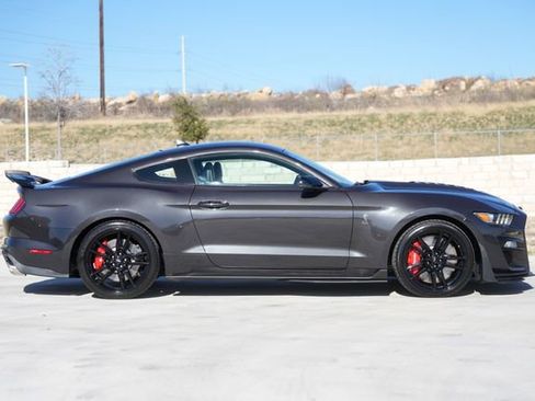 Used 2022 Ford Mustang Shelby GT500 w/ Technology Package image 5