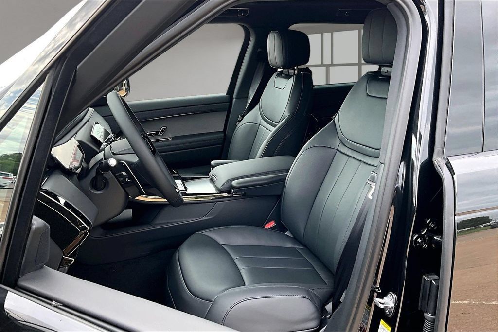 New 2026 Land Rover Range Rover Sport Dynamic SE AWD/4WD image 9