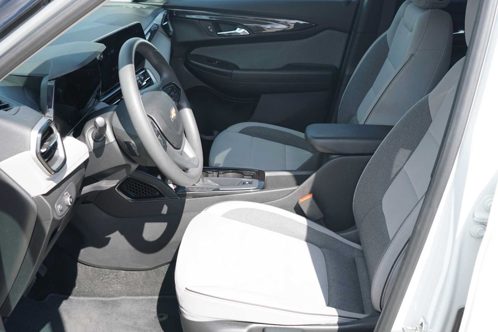 Used 2025 Chevrolet TrailBlazer LT FWD image 8