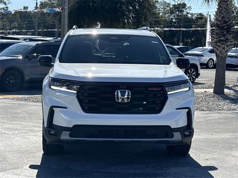 New 2025 Honda Pilot TrailSport image 3