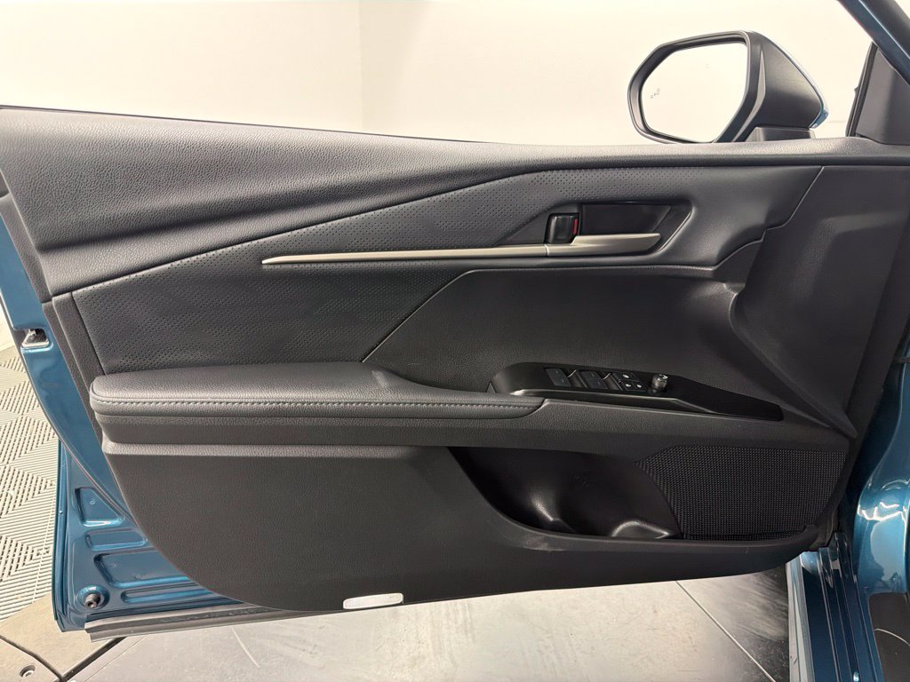 Used 2025 Toyota Camry XSE FWD image 19