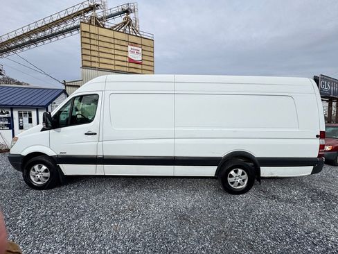 Used 2010 Freightliner Sprinter 2500 image 8