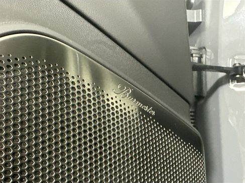 Certified 2025 Porsche Macan Turbo Electric image 33