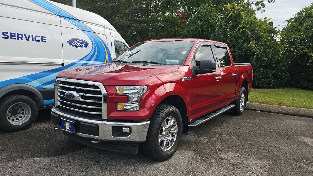 Used 2017 Ford F150 XLT w/ Equipment Group 302A Luxury AWD/4WD image 4