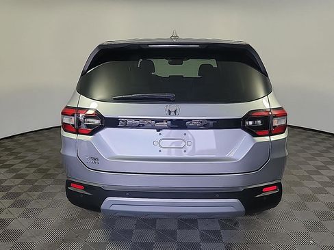 Certified 2025 Honda Pilot EX-L image 5