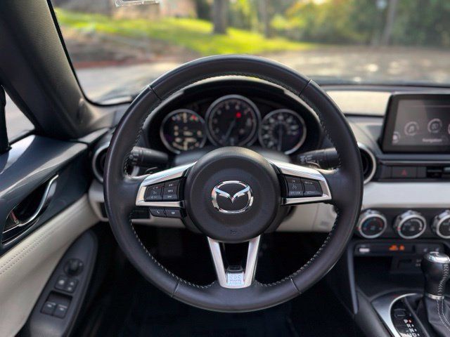 Used 2021 MAZDA MX-5 Miata RF Grand Touring RWD image 21