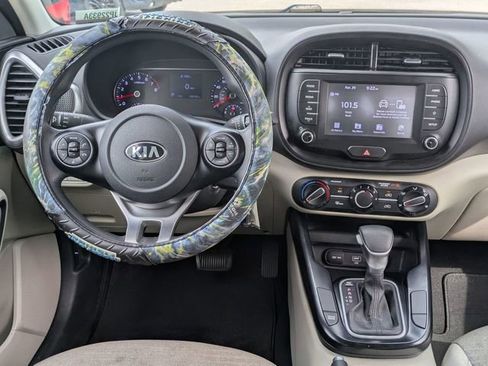 Used 2020 Kia Soul S FWD image 29