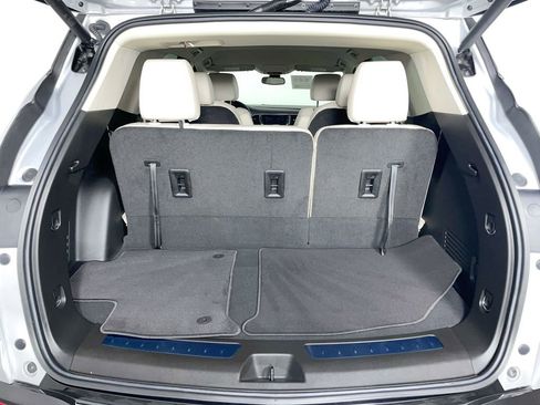 Used 2022 Buick Enclave Essence w/ Sport Touring Edition image 25