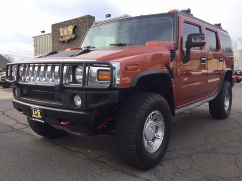 Used 2003 HUMMER H2 w/ Preferred Equipment Group image 2