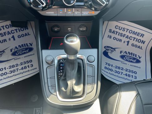 Used 2022 Hyundai Kona SEL image 17