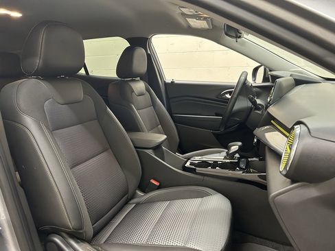 Used 2025 Chevrolet Trax LT w/ Driver Confidence Package image 10