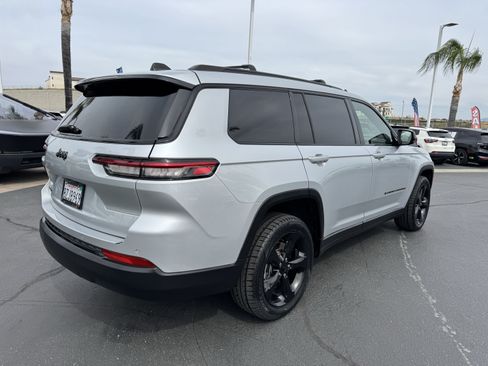 Used 2021 Jeep Grand Cherokee L Laredo AWD/4WD image 10