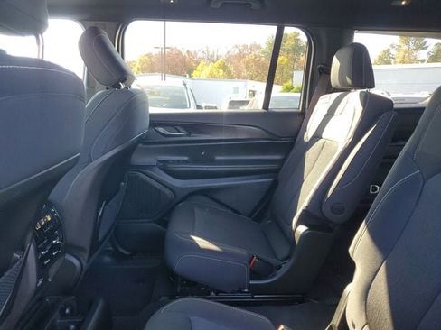 Certified 2025 Jeep Grand Cherokee L Laredo w/ Trailer Tow Package image 14