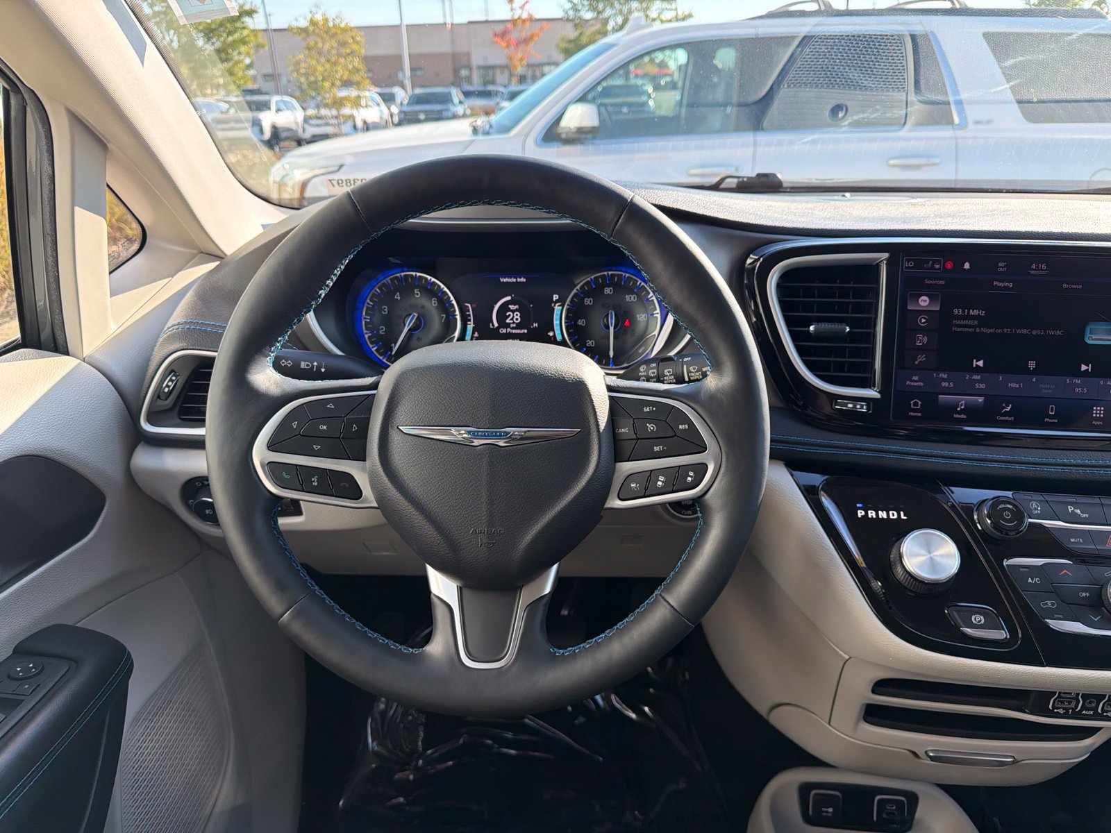 Used 2021 Chrysler Pacifica Touring w/ Cold Weather Group FWD image 25