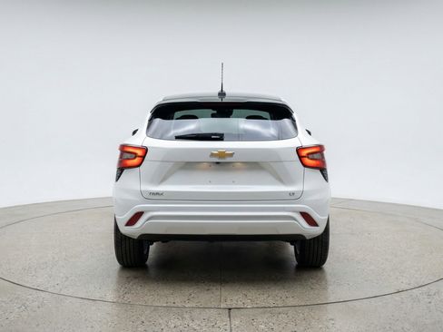 Used 2025 Chevrolet Trax LT image 7