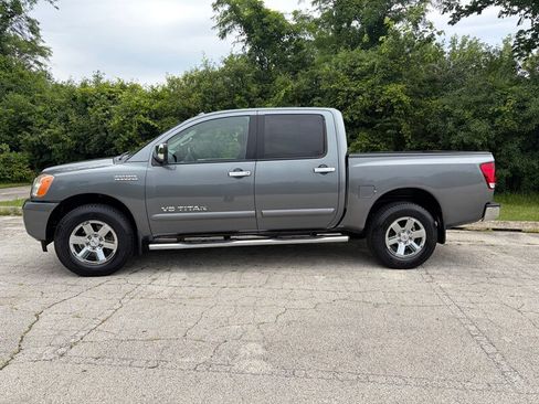 Used 2014 Nissan Titan SV w/ SV Value Truck Package AWD/4WD image 3