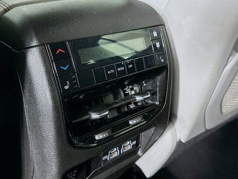 Certified 2021 Jeep Grand Cherokee L Overland image 38