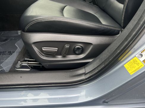 Used 2022 Toyota Corolla LE w/ Premium Interior Package FWD image 22