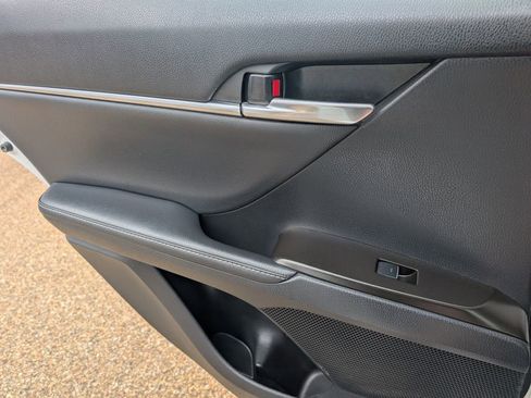 Used 2021 Toyota Camry XSE image 28