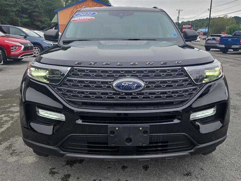 Used 2021 Ford Explorer XLT w/ Equipment Group 202A AWD/4WD image 9