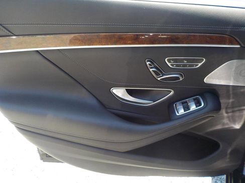 Used 2017 Mercedes-Benz S 550 4MATIC Sedan image 26