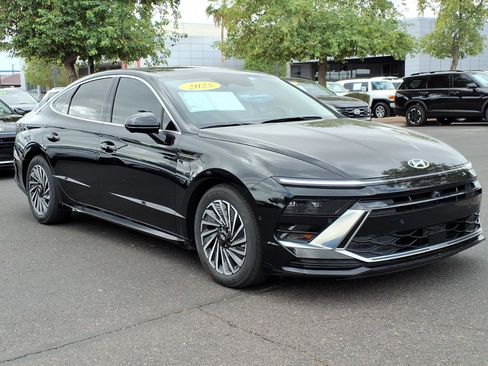 Certified 2025 Hyundai Sonata Limited FWD image 7