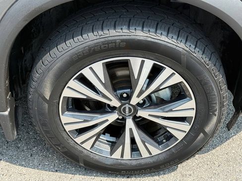 Used 2023 Nissan Rogue SV w/ SV Premium B Package AWD/4WD image 16
