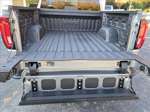 New 2026 GMC Sierra 1500 SLT w/ SLT Premium Plus Package image 9