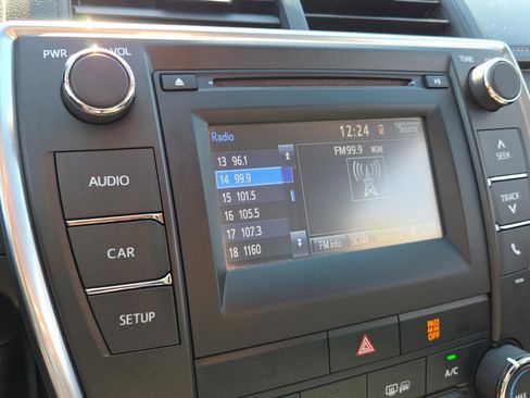 Used 2015 Toyota Camry LE image 19