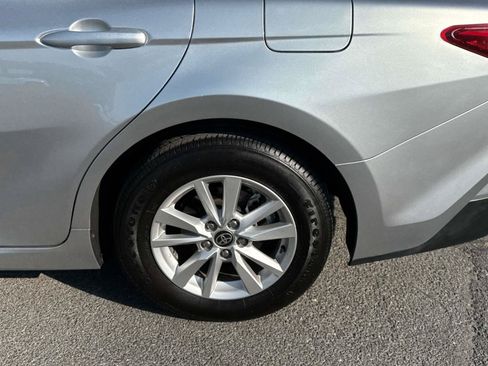Used 2026 Toyota Camry Hybrid FWD image 7