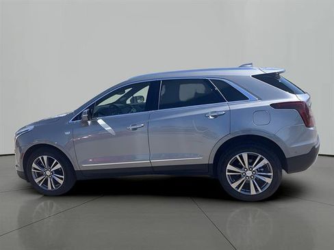 Certified 2025 Cadillac XT5 Premium Luxury w/ Technology Package AWD/4WD image 2