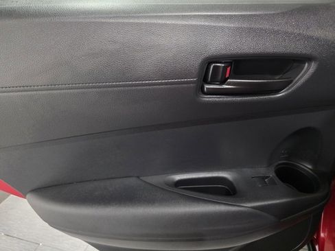 Used 2023 Toyota Corolla Cross SE image 11